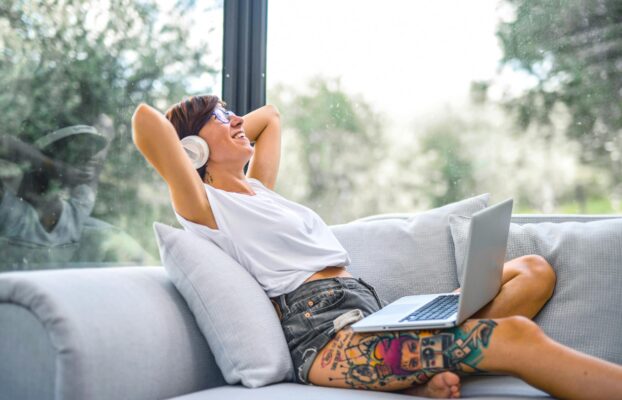 Hibrit Eğitim Nedir? 1.Dijital Eğitim ve Hibrit Öğrenmenin Yükselişi | Tampa Yurtdışı Eğitim